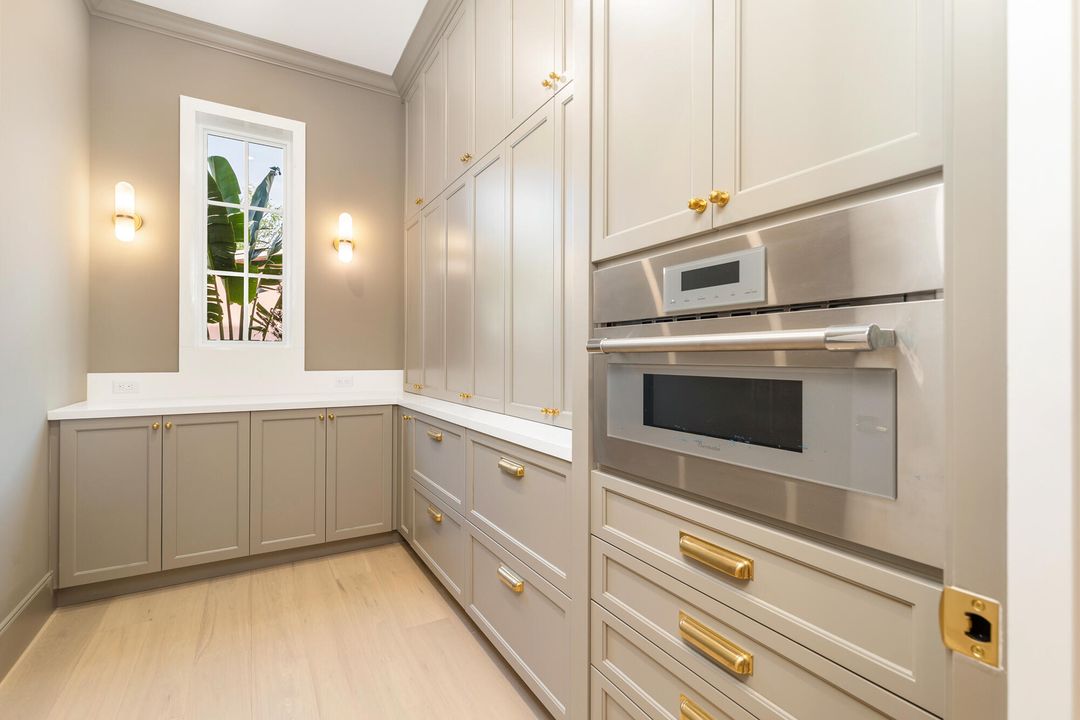 For Sale: $7,795,000 (5 beds, 5 baths, 5252 Square Feet)