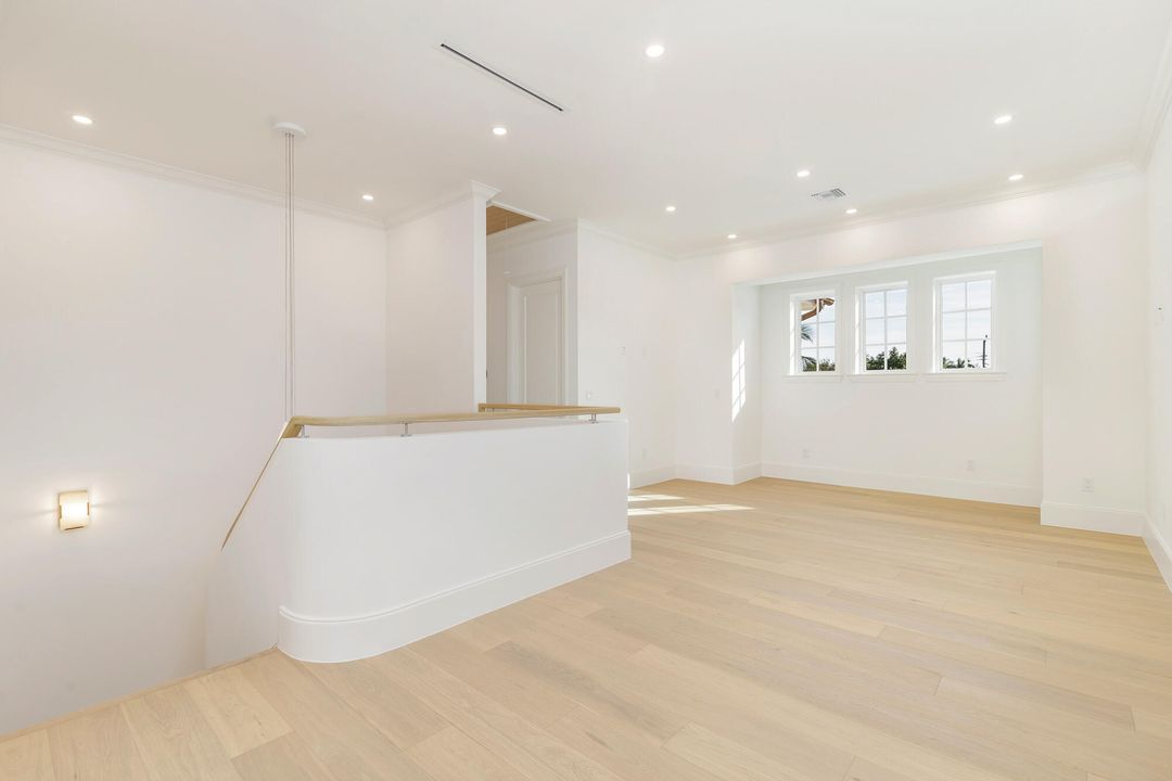 For Sale: $7,795,000 (5 beds, 5 baths, 5252 Square Feet)