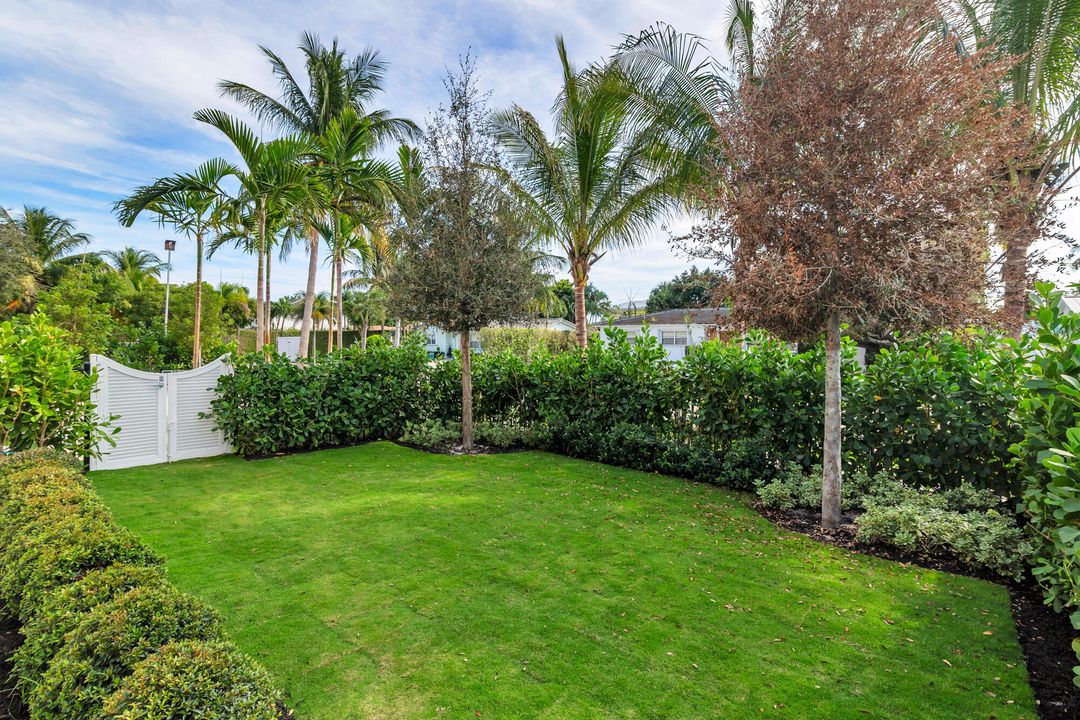 For Sale: $7,795,000 (5 beds, 5 baths, 5252 Square Feet)