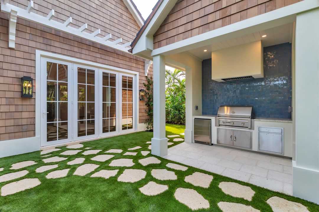 For Sale: $7,795,000 (5 beds, 5 baths, 5252 Square Feet)