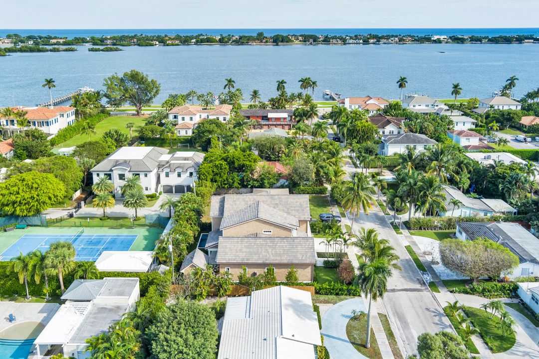 For Sale: $7,795,000 (5 beds, 5 baths, 5252 Square Feet)