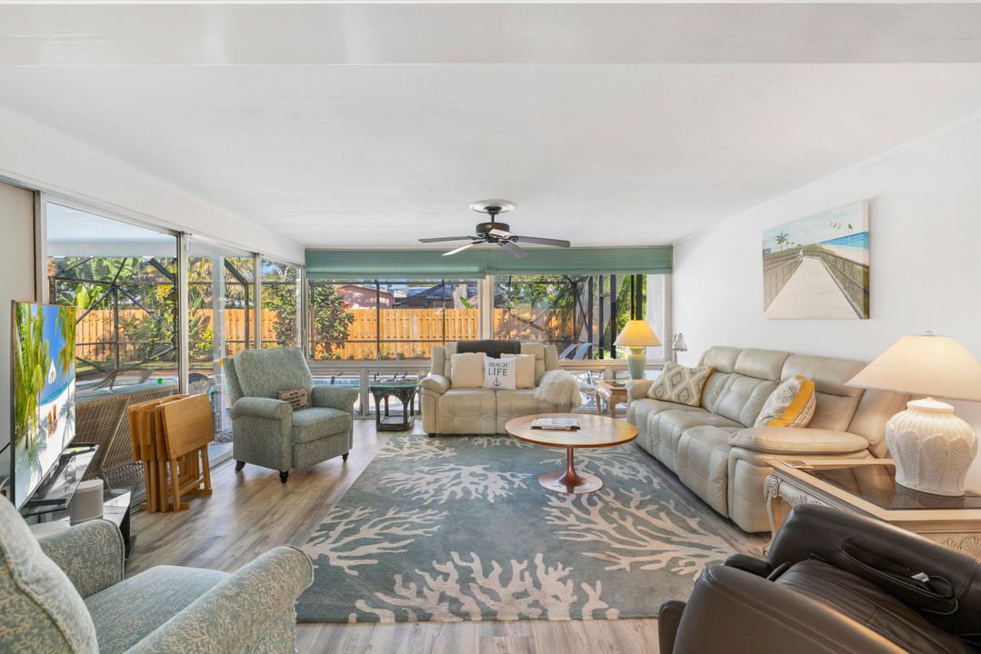 На продажу: $995,000 (2 спален, 2 ванн, 1558 Квадратных фут)