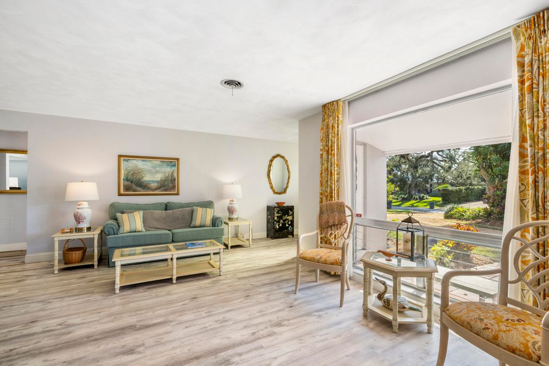 На продажу: $995,000 (2 спален, 2 ванн, 1558 Квадратных фут)