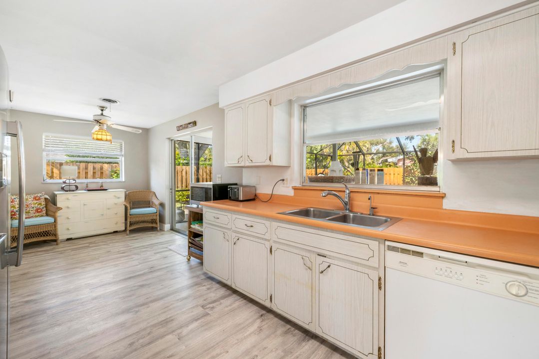 На продажу: $995,000 (2 спален, 2 ванн, 1558 Квадратных фут)