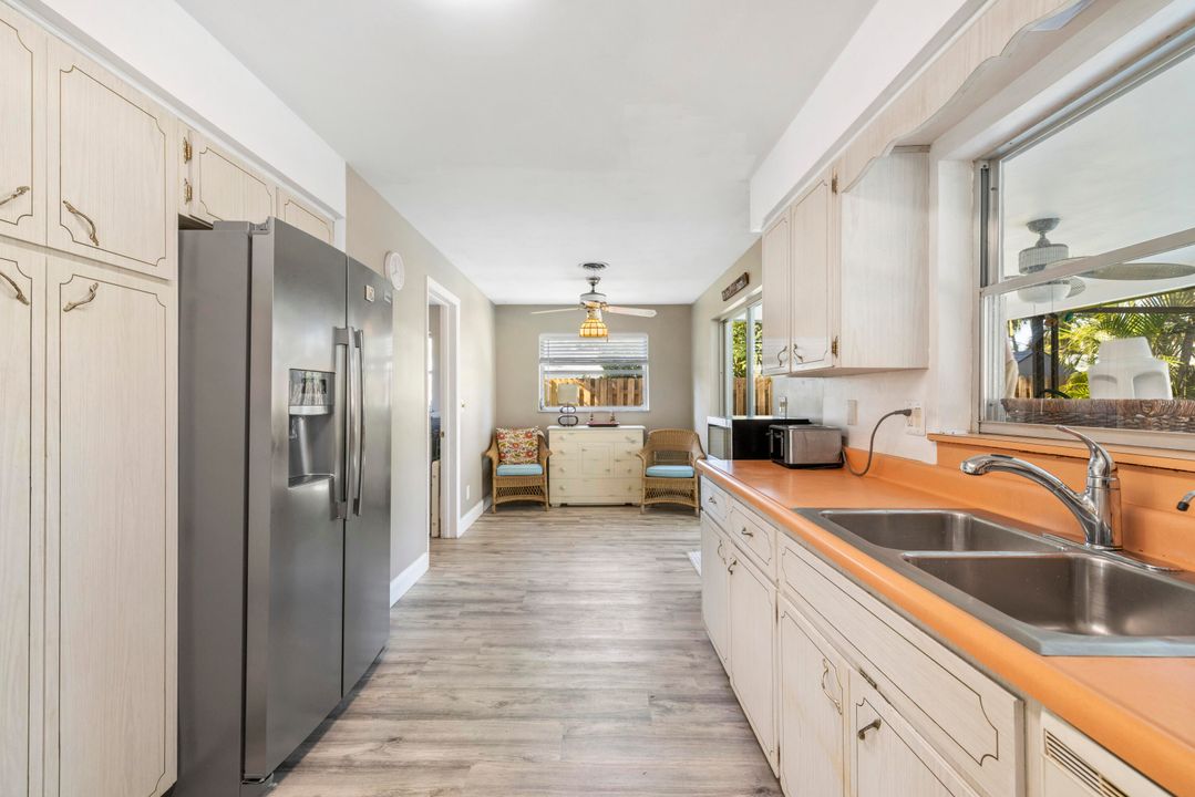 На продажу: $995,000 (2 спален, 2 ванн, 1558 Квадратных фут)