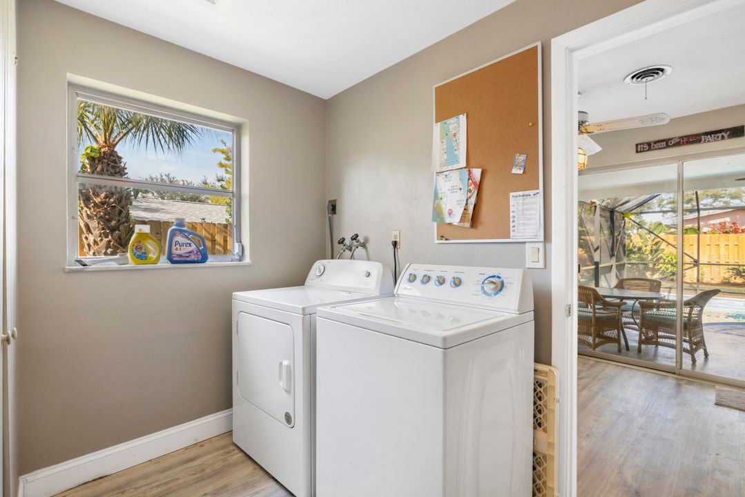 На продажу: $995,000 (2 спален, 2 ванн, 1558 Квадратных фут)