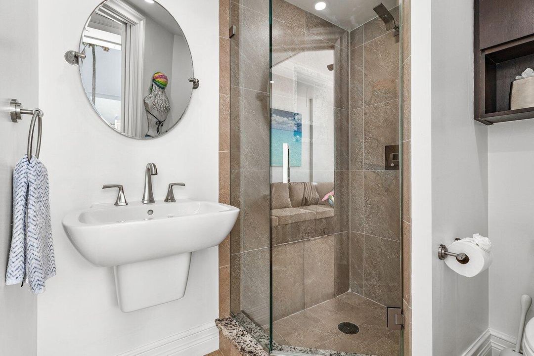 En Venta: $2,650,000 (2 camas, 2 baños, 2050 Pies cuadrados)