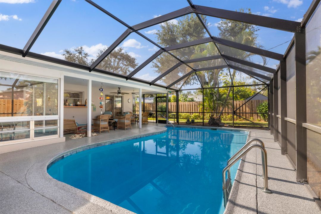 На продажу: $995,000 (2 спален, 2 ванн, 1558 Квадратных фут)