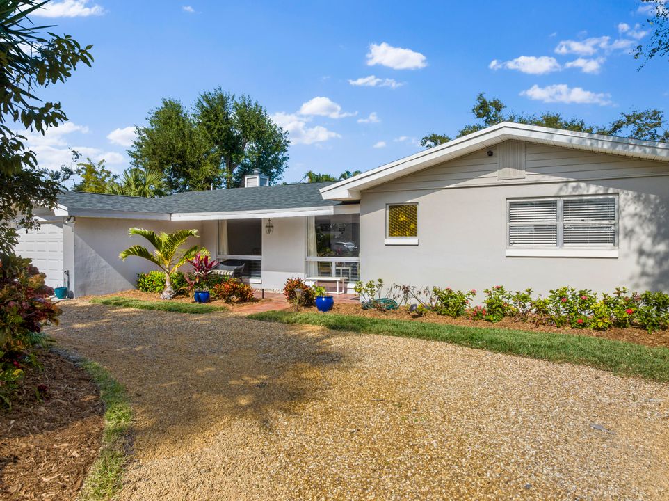 На продажу: $995,000 (2 спален, 2 ванн, 1558 Квадратных фут)