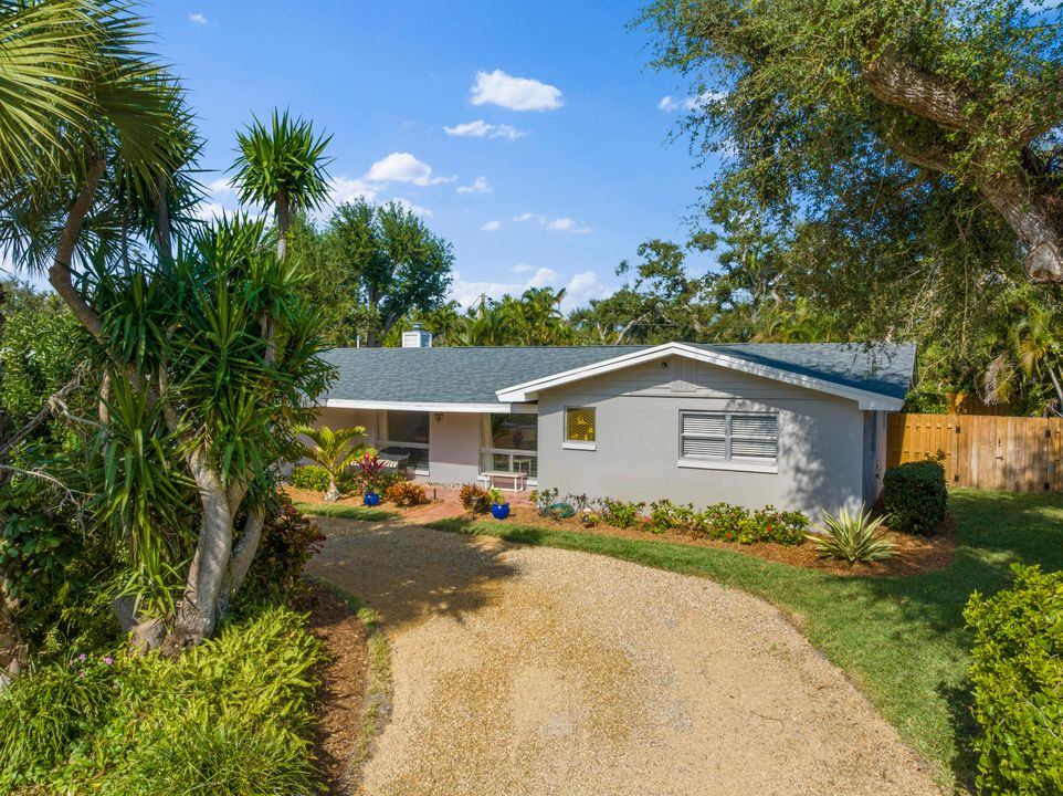 На продажу: $995,000 (2 спален, 2 ванн, 1558 Квадратных фут)