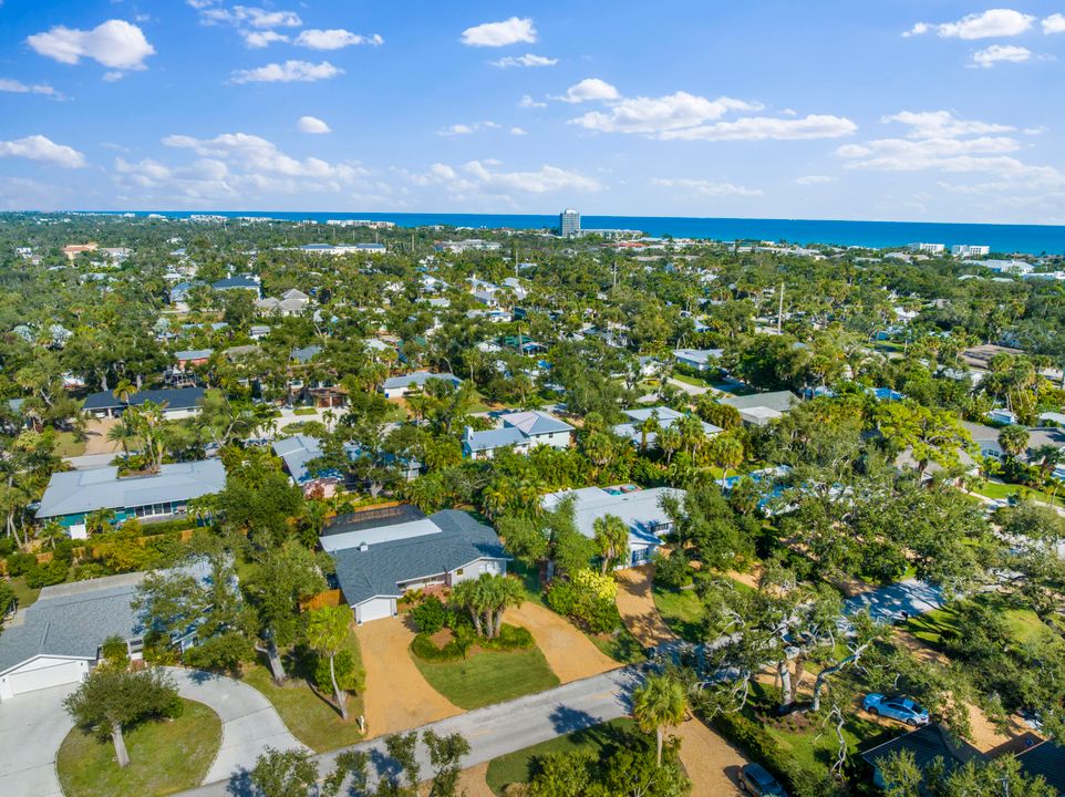 На продажу: $995,000 (2 спален, 2 ванн, 1558 Квадратных фут)