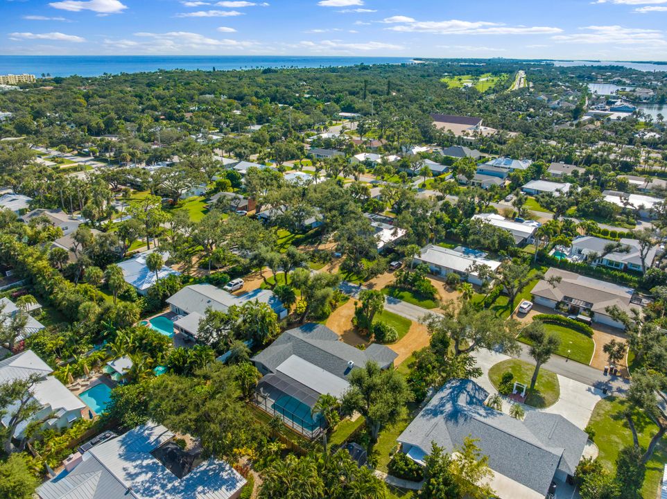 На продажу: $995,000 (2 спален, 2 ванн, 1558 Квадратных фут)