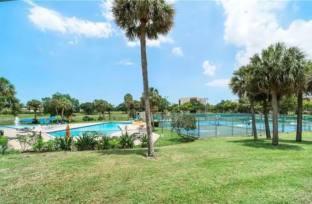 For Sale: $190,000 (2 beds, 2 baths, 1160 Square Feet)