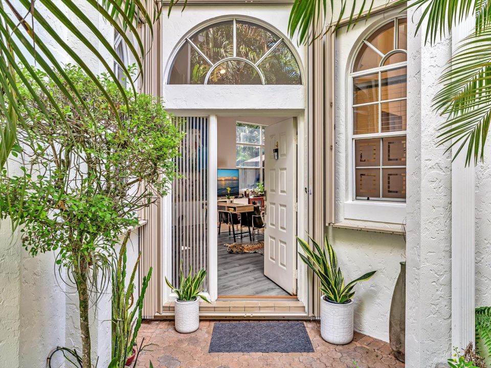 For Rent: $11,000 (3 beds, 2 baths, 1757 Square Feet)