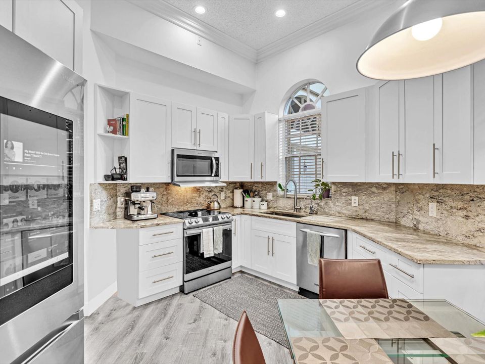 For Rent: $11,000 (3 beds, 2 baths, 1757 Square Feet)