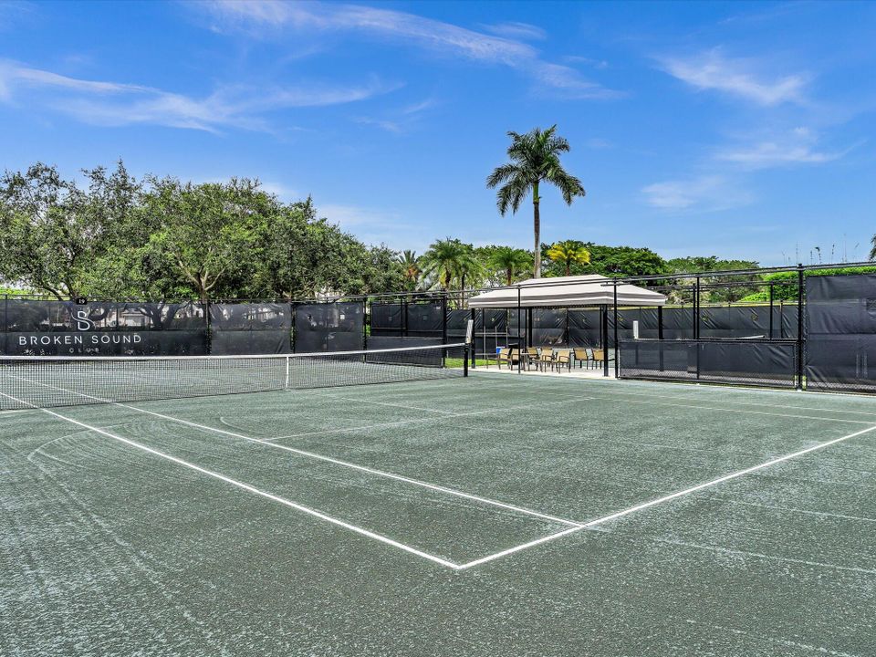 For Rent: $11,000 (3 beds, 2 baths, 1757 Square Feet)