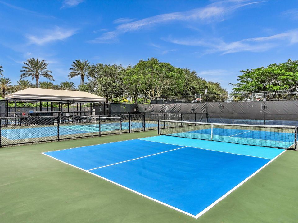 For Rent: $11,000 (3 beds, 2 baths, 1757 Square Feet)