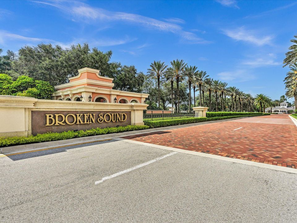 For Rent: $11,000 (3 beds, 2 baths, 1757 Square Feet)