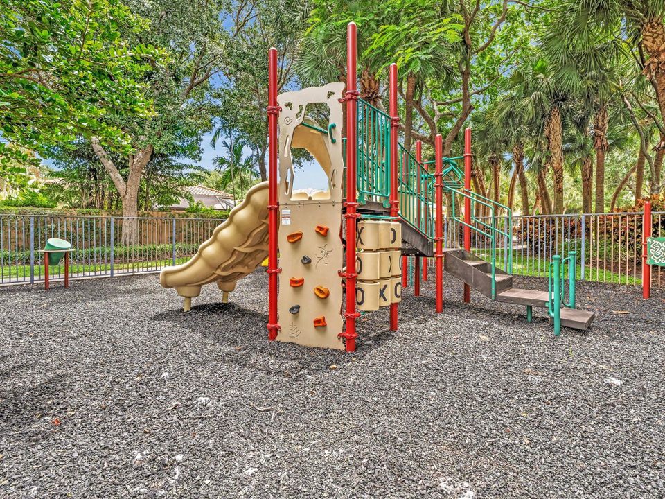 For Rent: $11,000 (3 beds, 2 baths, 1757 Square Feet)