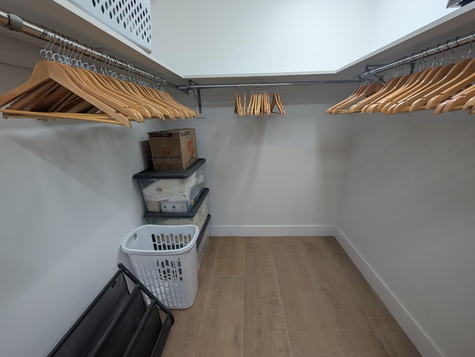 В аренду: $1,900 (1 спален, 1 ванн, 1100 Квадратных фут)