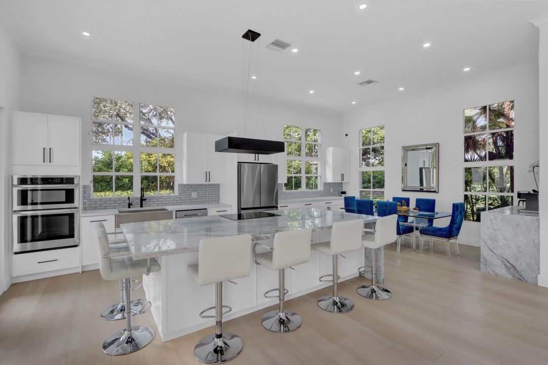 En Venta: $939,000 (3 camas, 2 baños, 1965 Pies cuadrados)