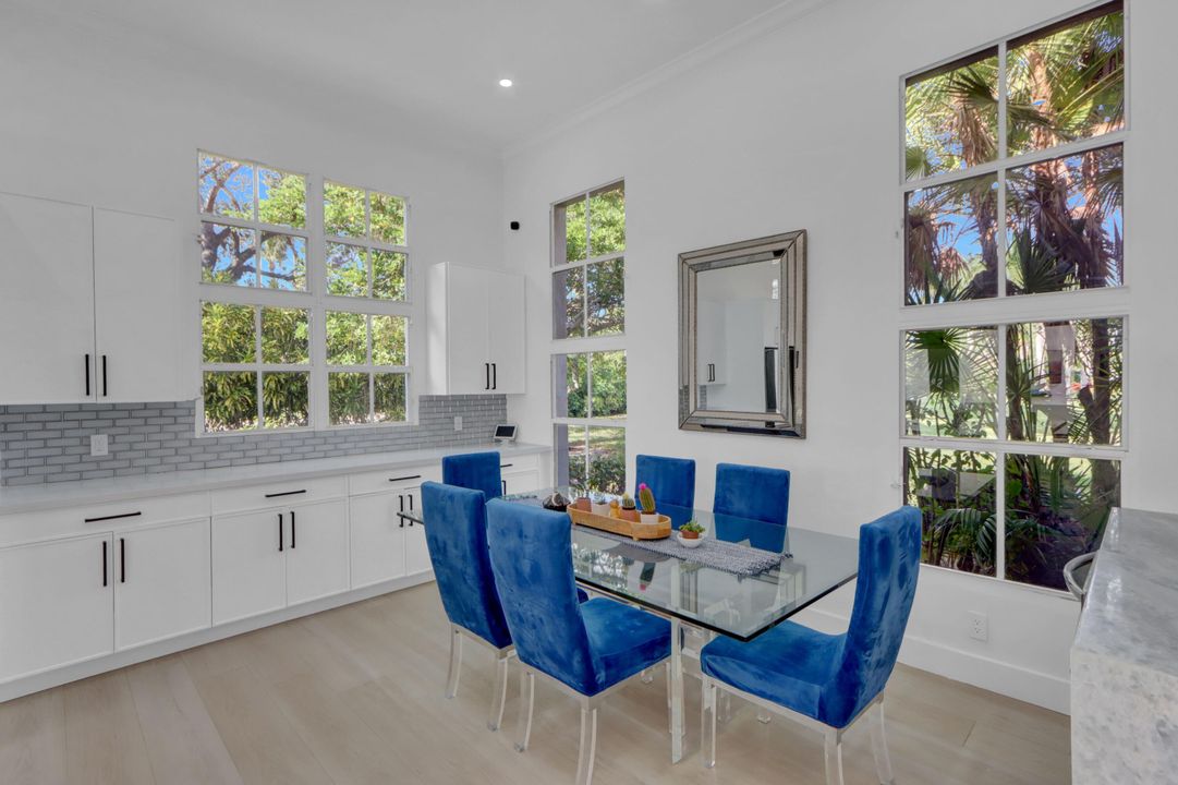 En Venta: $939,000 (3 camas, 2 baños, 1965 Pies cuadrados)