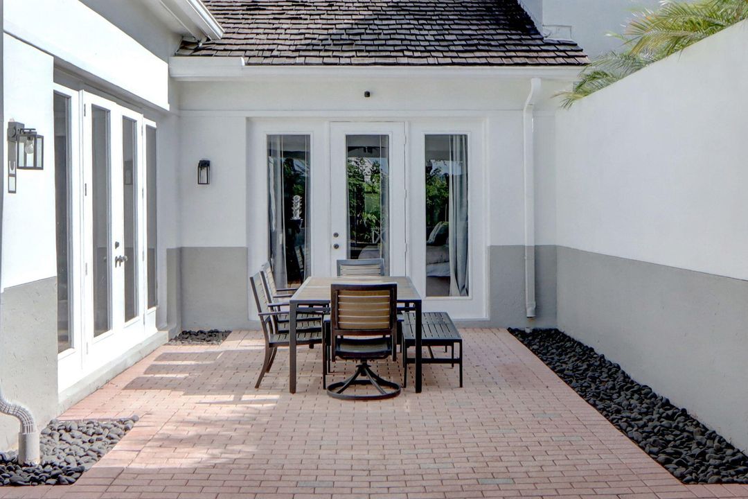 En Venta: $939,000 (3 camas, 2 baños, 1965 Pies cuadrados)