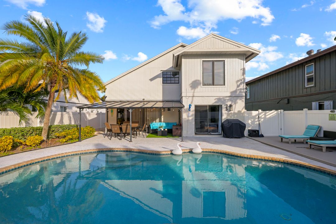 En Venta: $849,999 (3 camas, 3 baños, 1655 Pies cuadrados)