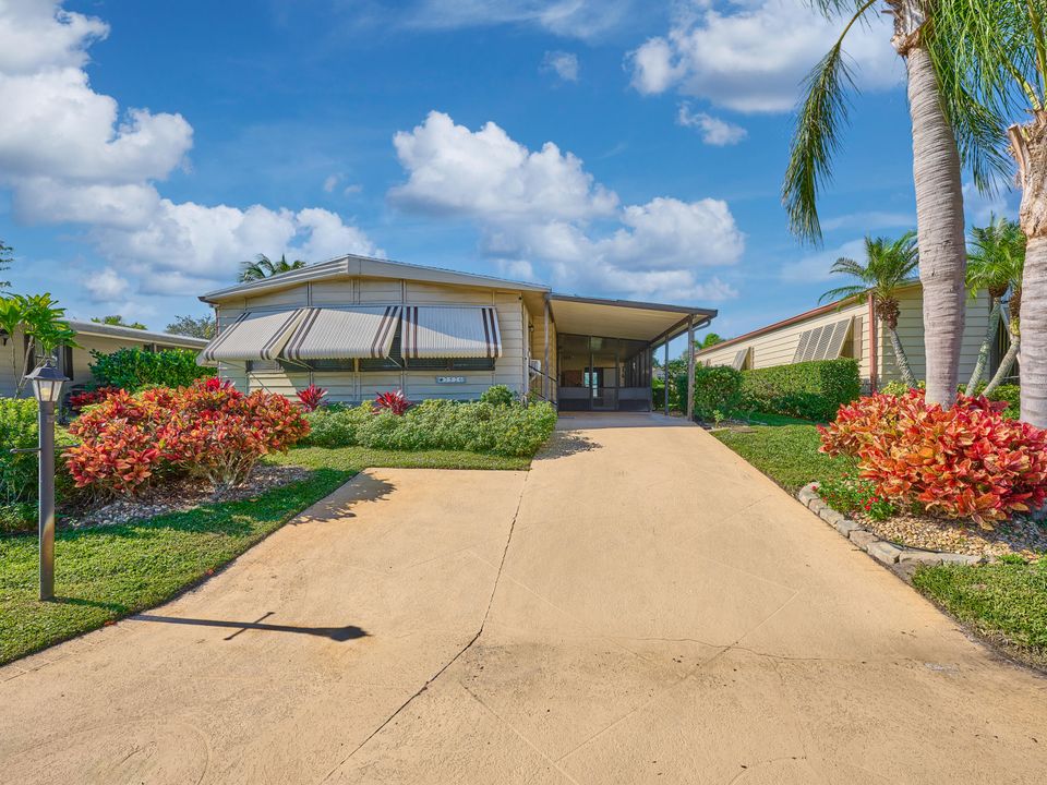 For Sale: $249,000 (2 beds, 2 baths, 1454 Square Feet)