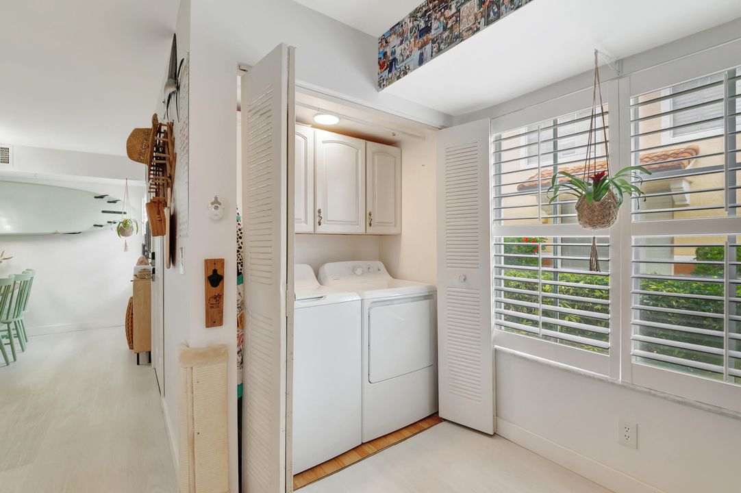 На продажу: $339,000 (3 спален, 2 ванн, 1296 Квадратных фут)