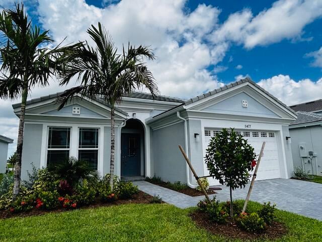 For Rent: $3,400 (3 beds, 3 baths, 2040 Square Feet)