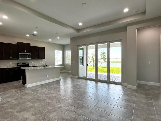 For Rent: $3,400 (3 beds, 3 baths, 2040 Square Feet)