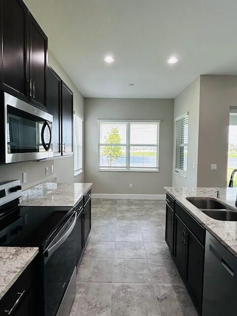 For Rent: $3,400 (3 beds, 3 baths, 2040 Square Feet)