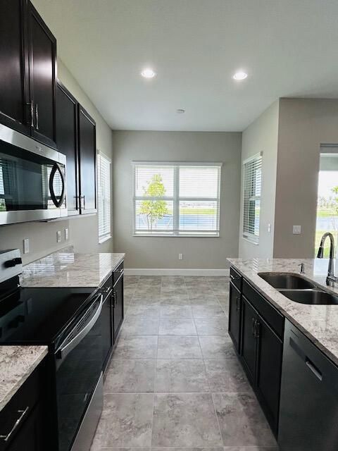 For Rent: $3,400 (3 beds, 3 baths, 2040 Square Feet)