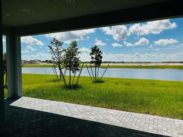 For Rent: $3,400 (3 beds, 3 baths, 2040 Square Feet)