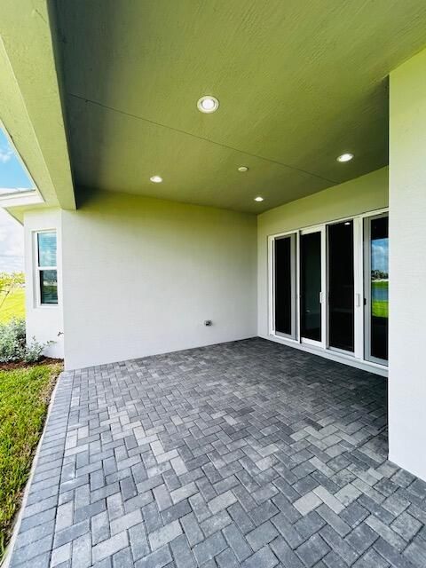 For Rent: $3,400 (3 beds, 3 baths, 2040 Square Feet)