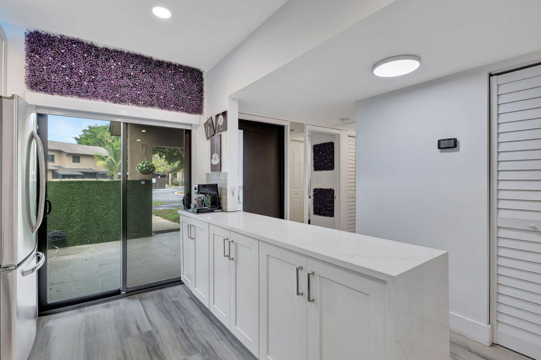 For Rent: $2,800 (2 beds, 2 baths, 1120 Square Feet)