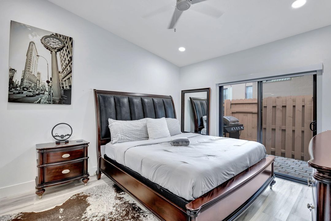 For Rent: $2,800 (2 beds, 2 baths, 1120 Square Feet)