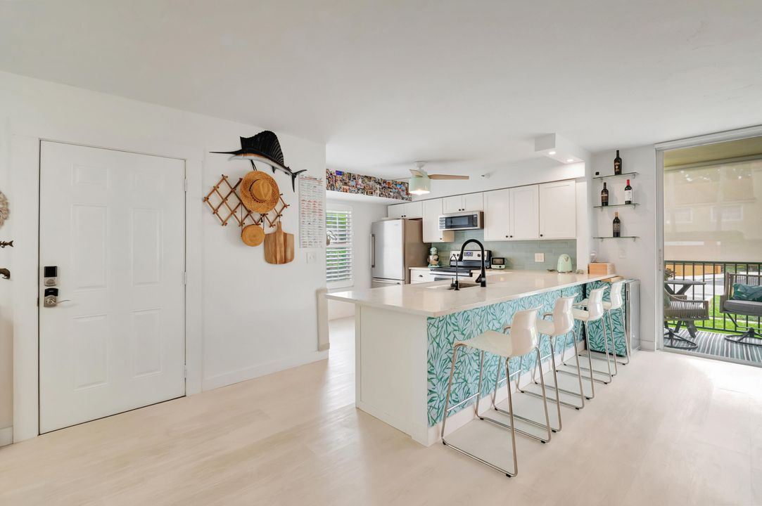 На продажу: $339,000 (3 спален, 2 ванн, 1296 Квадратных фут)