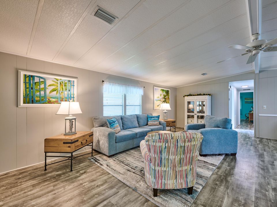 For Sale: $249,000 (2 beds, 2 baths, 1454 Square Feet)