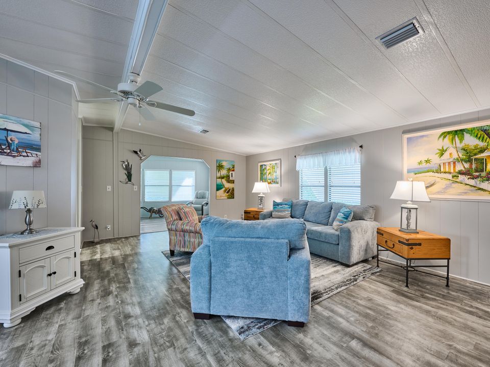 For Sale: $249,000 (2 beds, 2 baths, 1454 Square Feet)