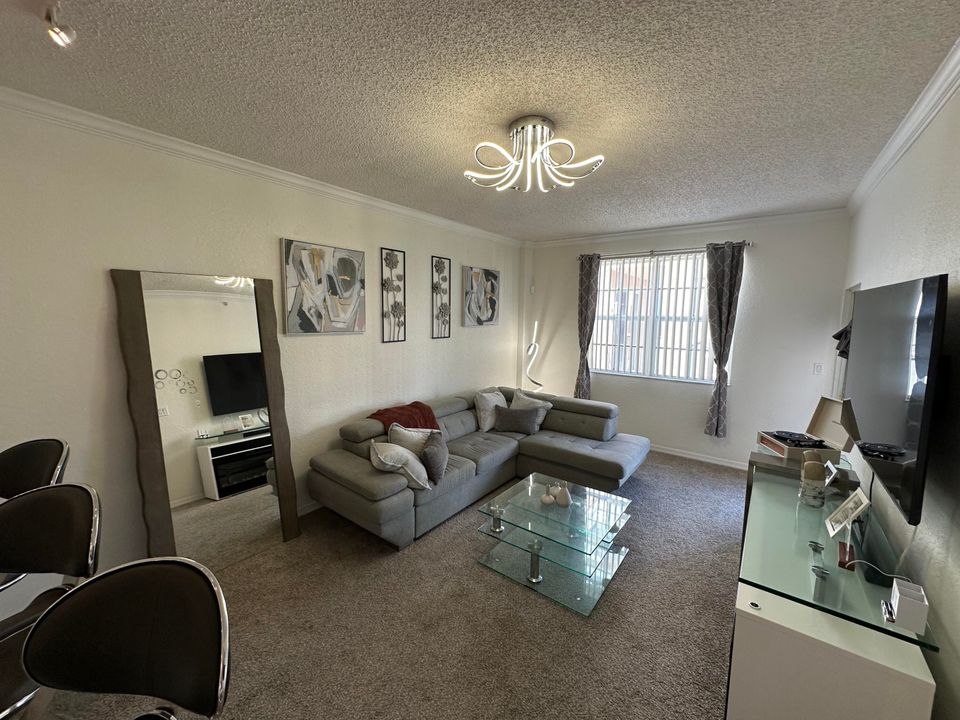 В аренду: $2,200 (1 спален, 1 ванн, 662 Квадратных фут)