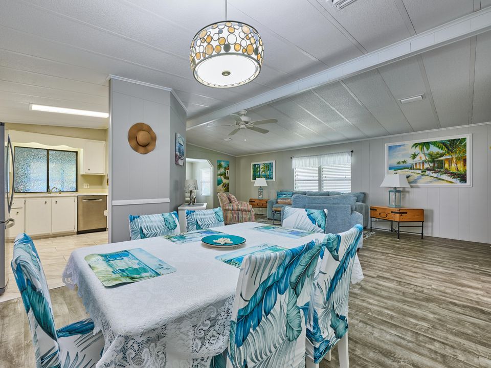 For Sale: $249,000 (2 beds, 2 baths, 1454 Square Feet)