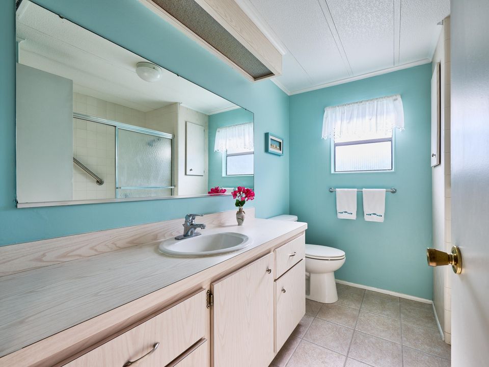 For Sale: $249,000 (2 beds, 2 baths, 1454 Square Feet)