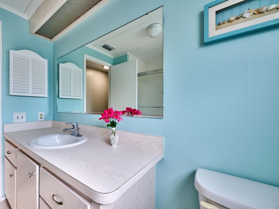 For Sale: $249,000 (2 beds, 2 baths, 1454 Square Feet)