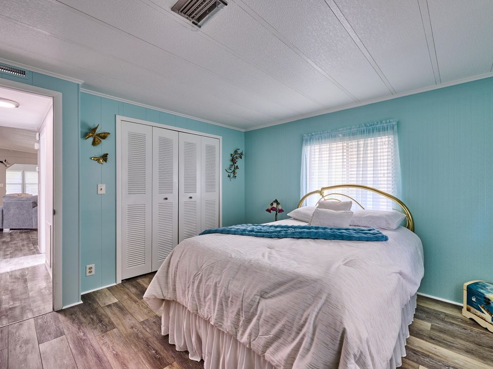 For Sale: $249,000 (2 beds, 2 baths, 1454 Square Feet)