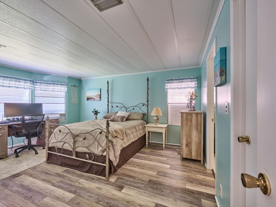 For Sale: $249,000 (2 beds, 2 baths, 1454 Square Feet)