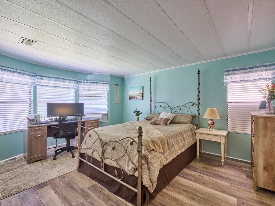 For Sale: $249,000 (2 beds, 2 baths, 1454 Square Feet)