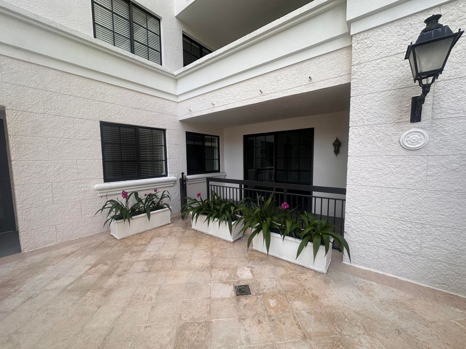 В аренду: $4,400 (3 спален, 2 ванн, 1362 Квадратных фут)