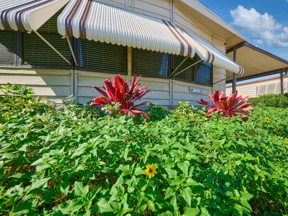 For Sale: $249,000 (2 beds, 2 baths, 1454 Square Feet)